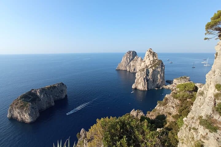 Capri Day Hike: Hidden Trails, Natural Arch & Piazzetta with a Local Guide photo 5