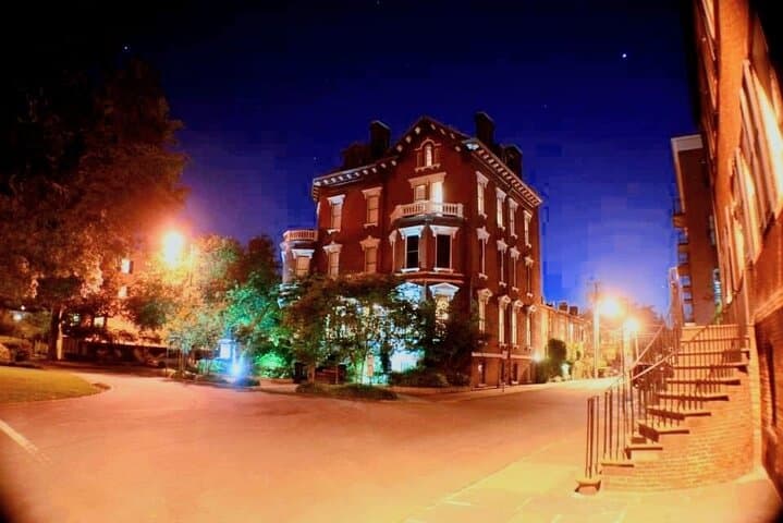 Savannah After Dark: History and Haunts Walking Tour with Local Author photo 3