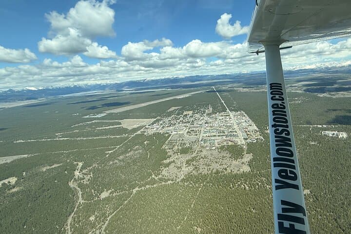 15-Minute Yellowstone Scenic Flight: A High-Altitude Preview of the Park photo 1