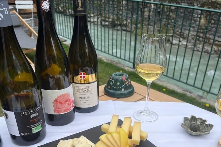 Chamonix Discovery Walk and Savoyard Aperitif: Guided Tasting & Photo Spots photo 5