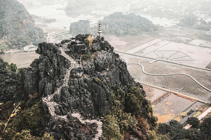 Ninh Binh One-Day: Hoa Lu, Tam Coc Bamboo Boats & Mua Cave Viewpoint photo 5