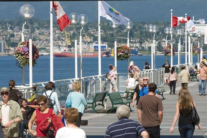 Vancouver Small-Group Sightseeing Tour: Stanley Park, Granville Island & Gastown