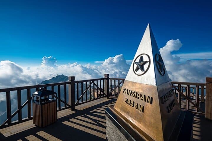 3-Day Sapa Trek: Cat Cat Village, Fansipan Summit & Moana View