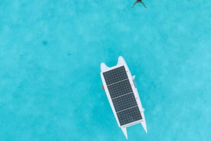Full-Day Solar Catamaran in Bora Bora: Lagoon Snorkel, Rays & Sandbank Escape photo 6