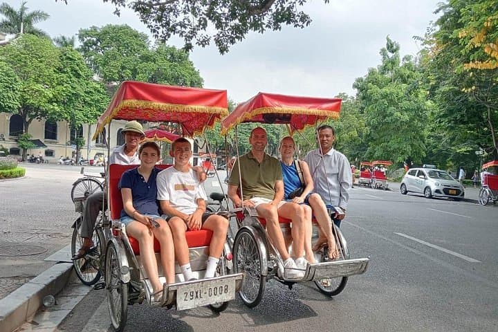 Ha Long Bay and Ha Noi: 5-Day Coastal and Cultural Adventure photo 1