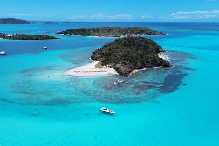 Tobago Cays Turtle Snorkel: Day Cruise to Canouan, Mayreau & Salt Whistle Bay photo 2