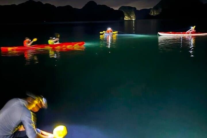 Cat Ba Night Kayak: Sunset and Bioluminescent Plankton in Lan Ha Bay photo 3