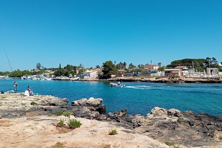 Siracusa Coastal E‑Bike Tour: Ortigia Views, Plemmirio Lighthouse & Ognina Harbor photo 1