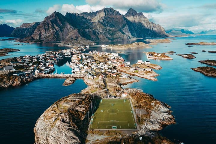 Lofoten Photo Highlights: Henningsvær & Haukland Beach Tour photo 1