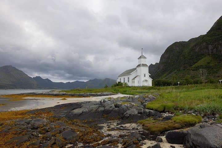 Lofoten Photo Highlights: Henningsvær & Haukland Beach Tour photo 4