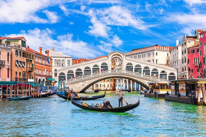 Venice 30-Minute Shared Gondola Ride from Piazza San Marco — Grand Canal Highlights