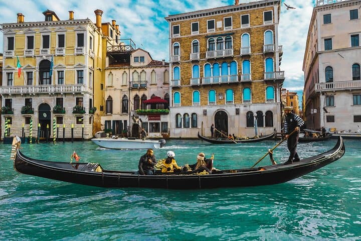 Venice Grand Canal Gondola Ride — 30‑Minute Shared Tour from Piazza San Marco photo 3