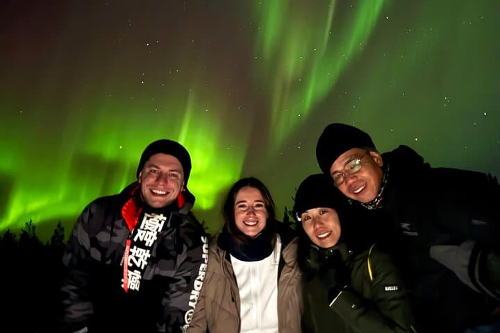 Unlimited Northern Lights Hunt by Minibus — Rovaniemi Aurora Safari photo 3