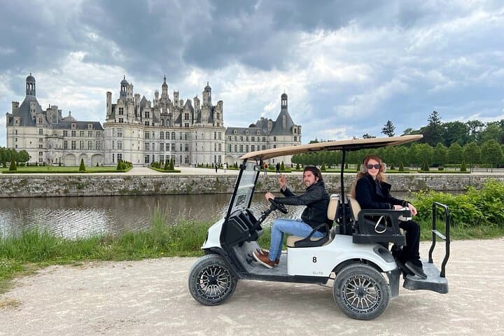 Loire Valley Private Tour from Paris: 4 Castles in One Day (Chambord, Chenonceau, Amboise, Clos Lucé) photo 2