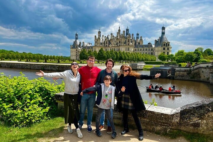 Loire Valley Private Tour from Paris: 4 Castles in One Day (Chambord, Chenonceau, Amboise, Clos Lucé)