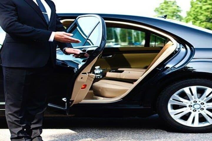 JFK Private Transfer to Manhattan: Stress-Free Airport Car & Van Service photo 1