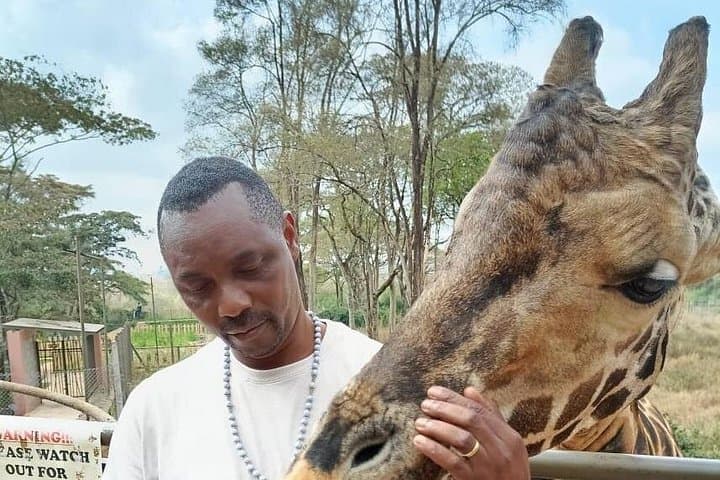 Nairobi Giraffe Centre and National Museum Guided Tour — Giraffes, Beads & Snake Park in One Day photo 1