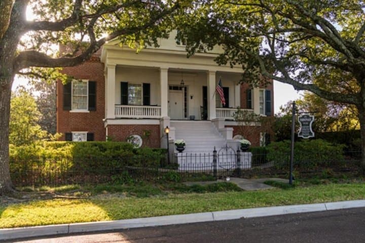 Natchez Self-Guided Walking Tour: Historic Under-the-Hill to African American Museum photo 4