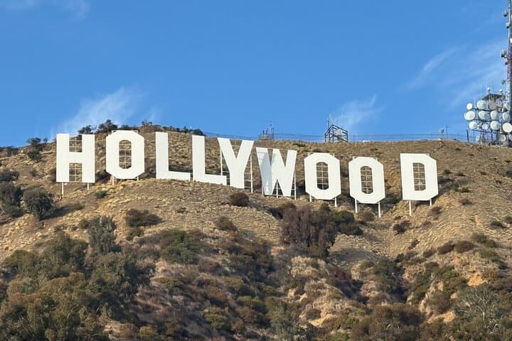Private Hollywood Sign Hike with Hotel Pickup — Guided Mount Lee Trek in Griffith Park photo 4