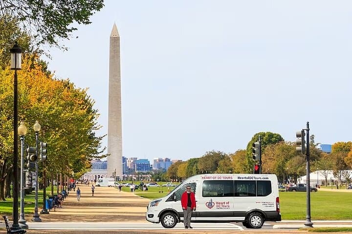 DC Monuments Night Tour: Small-Group 3-Hour Guided Experience