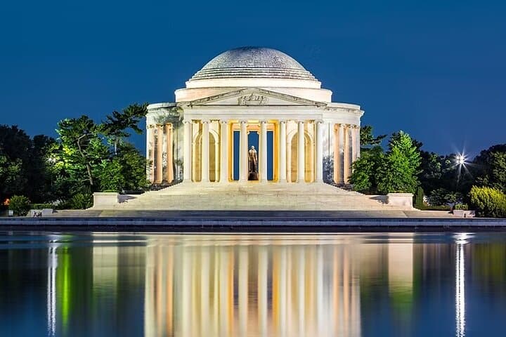 DC Monuments Night Tour: Small-Group 3-Hour Guided Experience photo 5