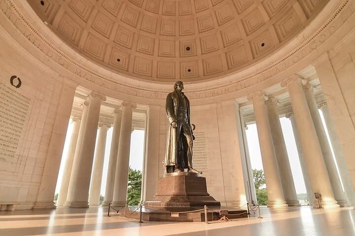 Washington DC 4-Hour Monuments Small-Group Guided Tour — Lincoln to Capitol photo 5