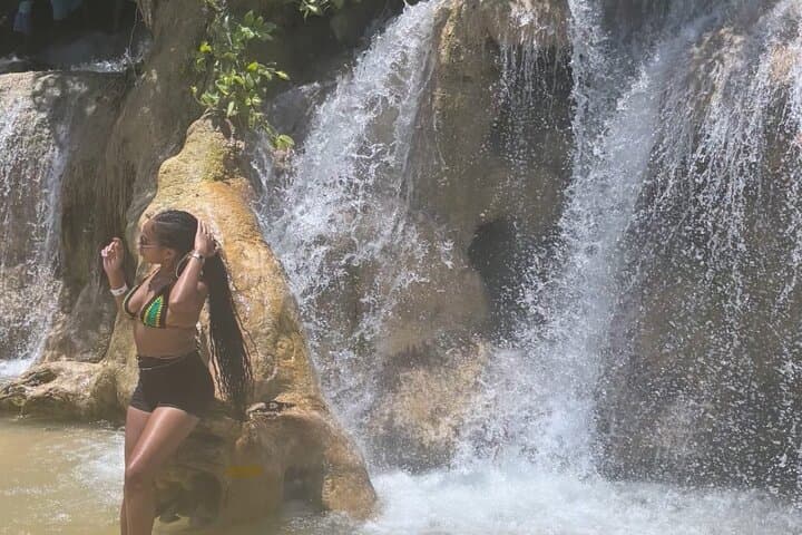 Explore Nine Mile and Dunn's River Falls: A Private Bob Marley House Tour from Ocho Rios photo 5