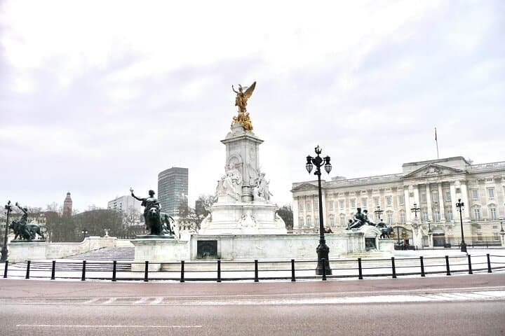 Half-Day London Highlights: Blue Badge Guided Walking Tour photo 2