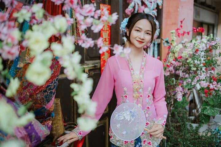 Dress Like a Nyonya: Baba Nyonya Costume Rental in George Town, Penang photo 2