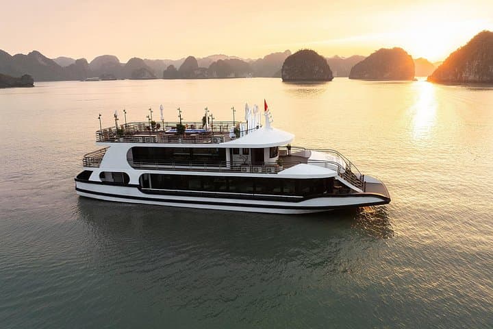 Full-Day Halong Bay Cruise from Hanoi: Surprising Cave, Luon Cave & Titov Island photo 1