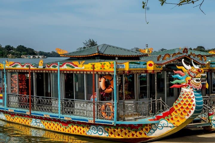 Perfume River Dinner Cruise & Ca Huế Music Show in Hue photo 5