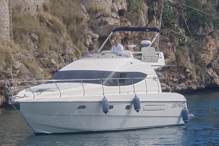 Private Boat Tour from Palermo to Baia Mondello, Capo Gallo & Queen's Cave