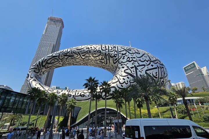 Make the Most of a Dubai Layover: Airport Pickup & City Highlights Tour