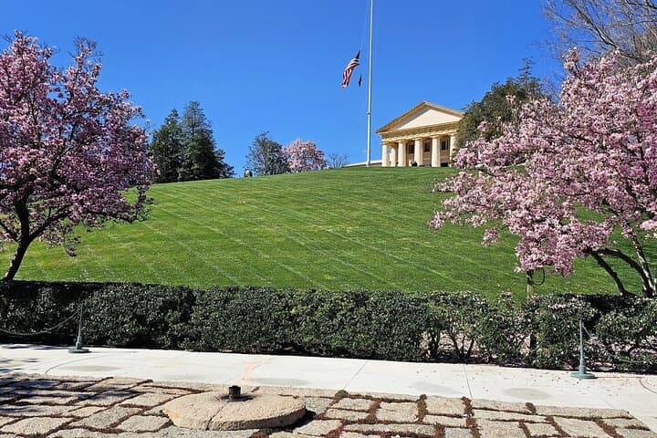 Inside Arlington National Cemetery: Small-Group Guided Walking Tour in Washington, D.C.