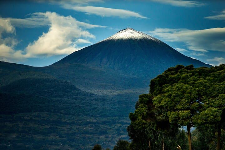 Summiting Mount Bisoke: One-Day Hike to the Crater Lake in Volcanoes National Park photo 6
