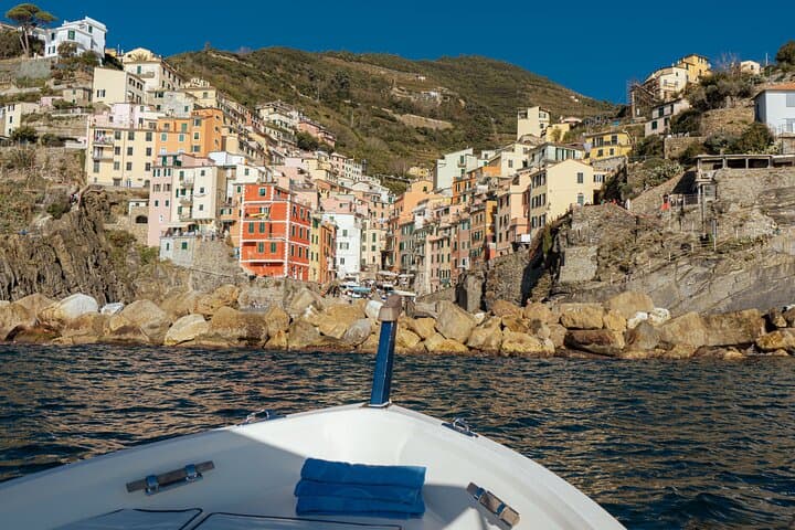 Cinque Terre Private Morning Boat Tour with Snorkeling & Aperitif photo 3