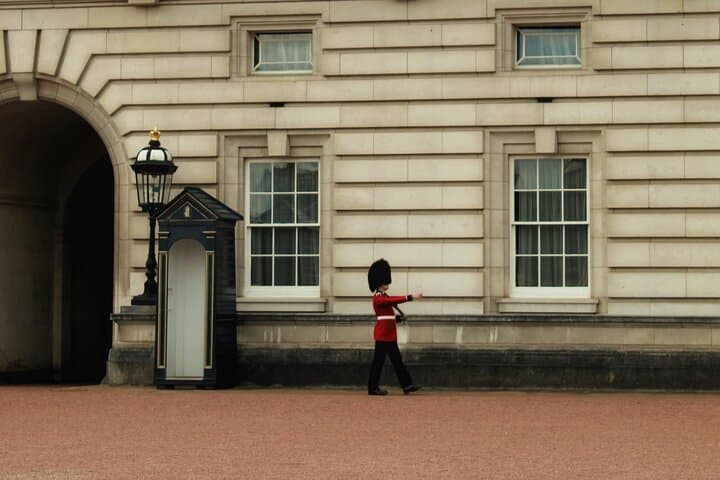 Half-Day London Highlights: Blue Badge Guided Walking Tour photo 6