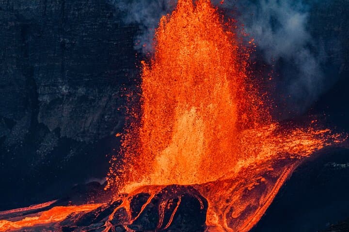 Exploring Volcanoes National Park: A Guided Small-Group Hike Through Kilauea’s Dynamic Terrain photo 2