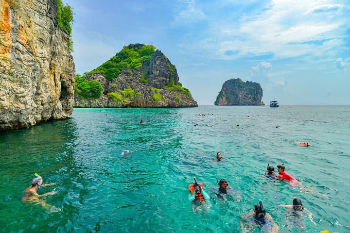 Koh Rok & Koh Haa Speedboat Snorkel Tour from Koh Lanta photo 4