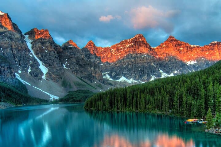 Golden Hour at Lake Louise and Moraine Lake: Sunset Photo Tour from Banff photo 5