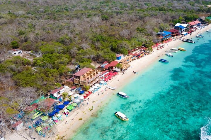 Rosario Islands Sports-Boat Day Trip: Isla Grande, Cholón, Agua Azul & Playa Tranquila photo 5