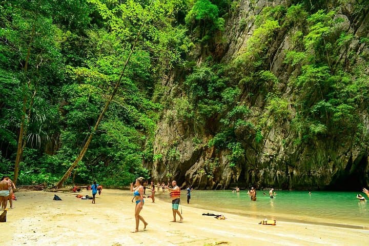 Emerald Cave & 4-Island Speedboat Tour from Koh Lanta — Snorkel Trang’s Hidden Lagoons photo 4