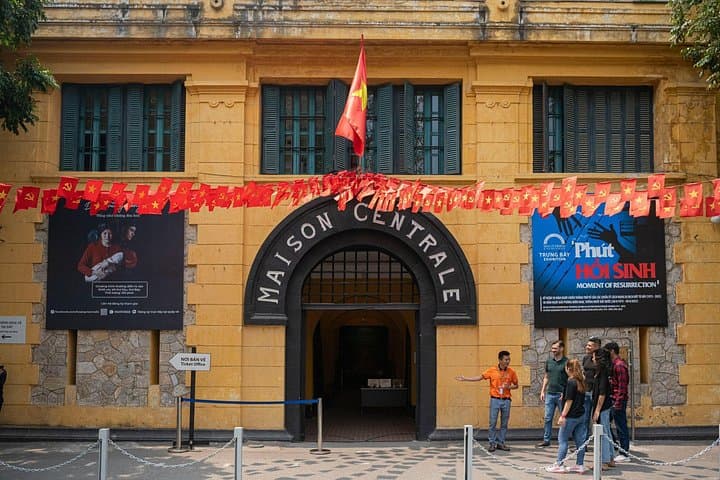 Northern Vietnam in 6 Days: Hanoi, Halong Bay & Sapa Adventure photo 2