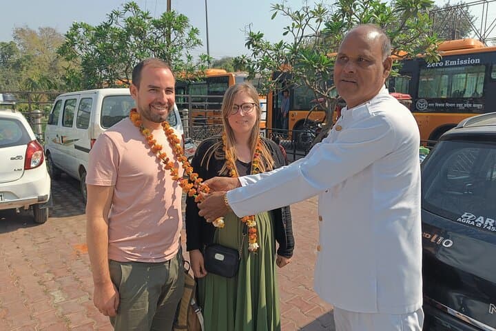 Delhi to Agra Private Transfer: Comfortable Car Ride via Yamuna Expressway photo 2