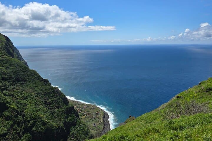 Solitude on Vereda da Ladeira: Challenging Coastal Hike in Northwest Madeira