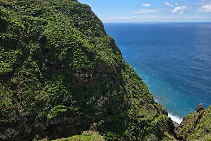 Solitude on Vereda da Ladeira: Challenging Coastal Hike in Northwest Madeira photo 4