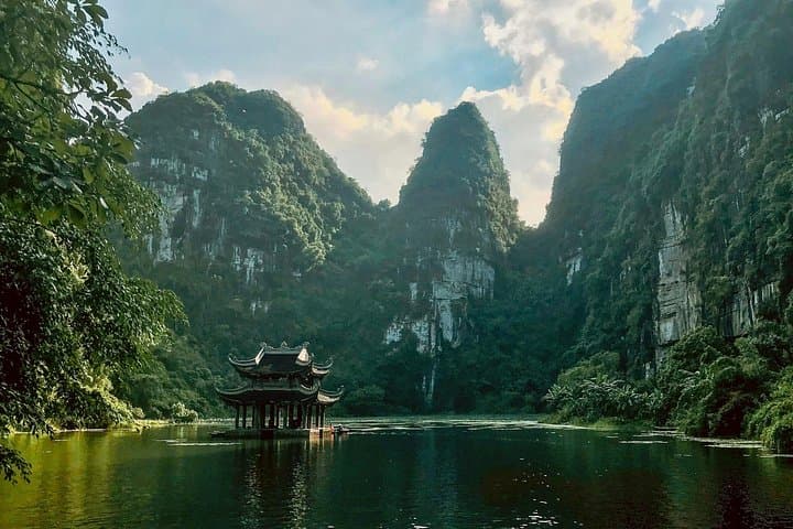Ninh Binh Day Tour from Hanoi - Hoa Lu, Trang An Boat Trip & Mua Caves photo 1