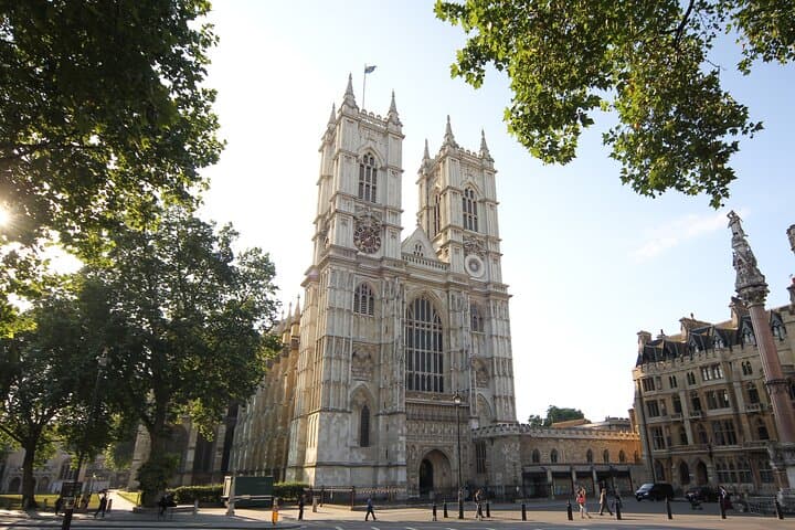 Inside Westminster Abbey: Audio‑Guided Entrance Ticket & Historic Highlights