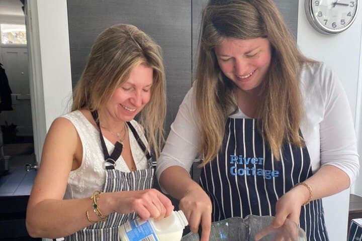 Hands-On Scone Baking and Traditional Afternoon Tea in London