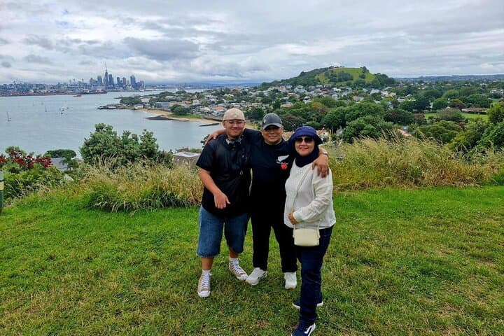 Half-Day Auckland City Tour: Harbour Views, Volcanic Crater & Kiwi Encounter photo 4